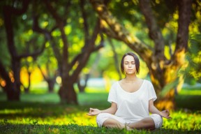 英雄联盟台服官网地址一览-姆巴佩式关键突破，独行侠单核制胜